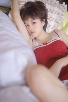 美女扒开腿让男人桶爽